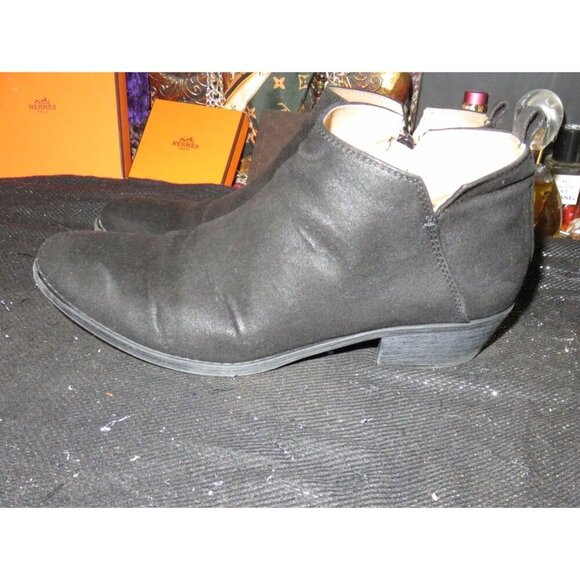 Solely Black Leather Zip Ankle Boots size 9 sleek - Picture 1 of 11
